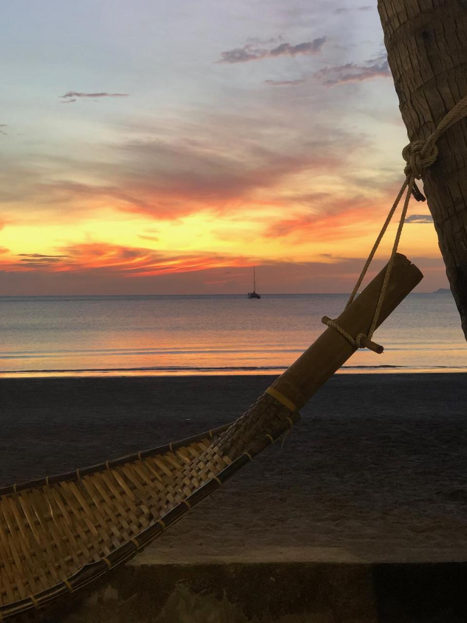 Курортный комплекс Noble House Beach