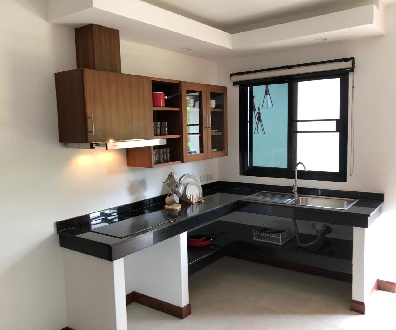 Курортный комплекс Noble House Beach